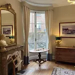 Les De L'opera Guest house