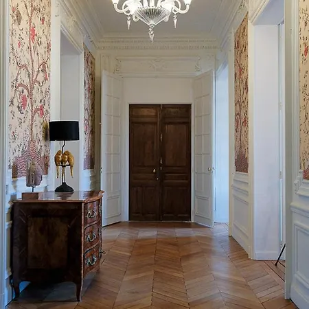 Les De L'opera 4*