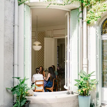 Guest house Les De L'opera