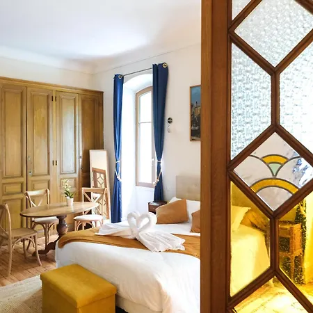 Les De L'opera Guest house *