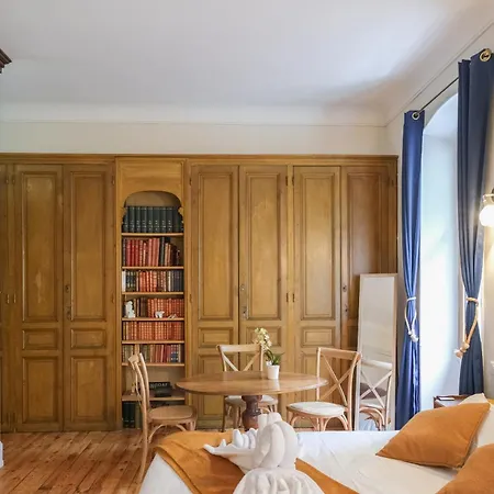 Les De L'opera Guest house