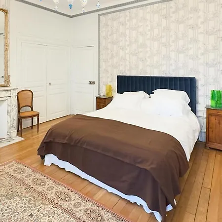 Les De L'opera Guest house *