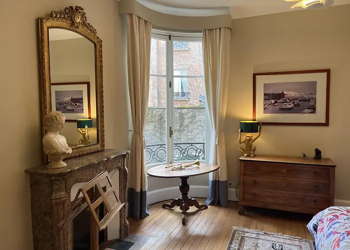 Les De L'opera Konukevi