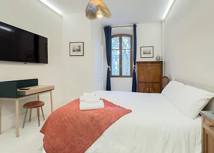 Les De L’opéra Pensión