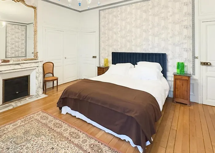 Les De L’opéra Pensión